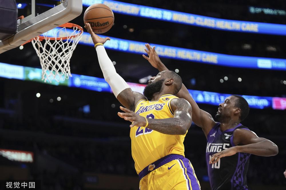 斯之间的默 斯之间的默